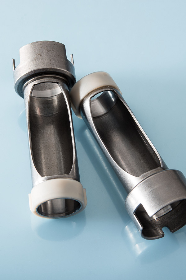 Gelenkhülsen für Kfz-Lenkgetriebe, Kunststoff-Metall-Verbindung